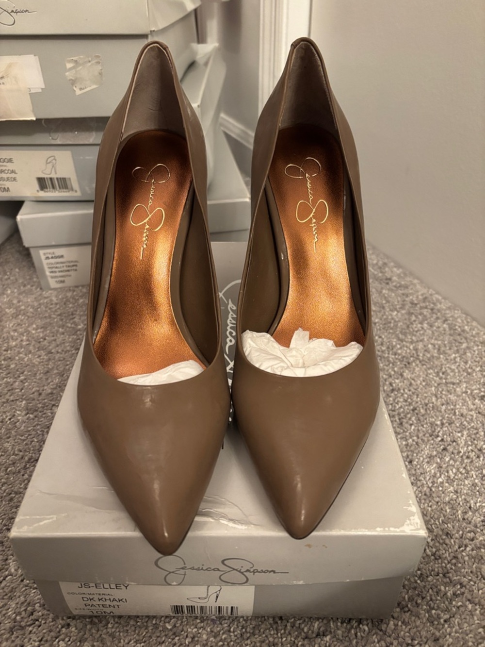 Jessica Simpson Dark Khaki Patent Heels. Size 10.